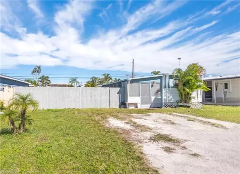 15 Royal Cove Dr, Naples, FL 34110