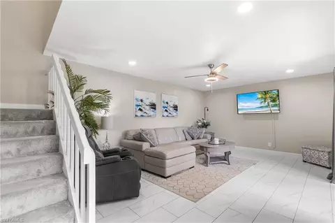 1543 Park Meadows Dr #4, Fort Myers, FL 33907