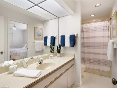 Bath - 770 Eagle Creek Dr #301, Naples, FL 34113 photo 4 of 6
