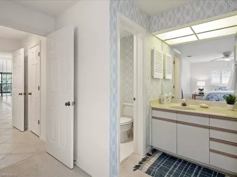 Bath - 770 Eagle Creek Dr #301, Naples, FL 34113 photo 5 of 6