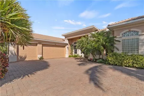 19324 La Serena Dr, Fort Myers, FL 33967