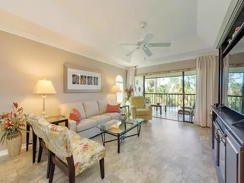 905 Augusta Blvd #905-5, Naples, FL 34113