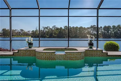 6152 Dogleg Dr, Naples, FL 34113