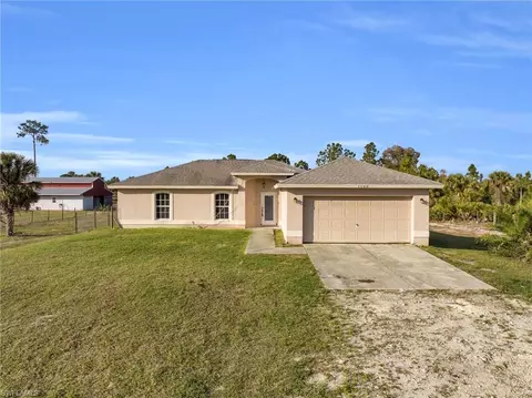1560 Sugarberry St, Naples, FL 34120