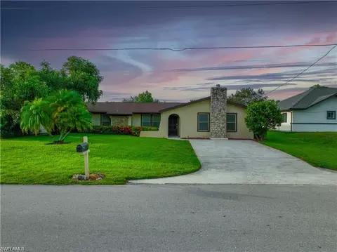 4827 17th Ave SW, Naples, FL 34116