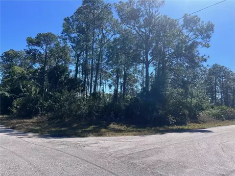 4200 E 13th St, Lehigh Acres, FL 33972