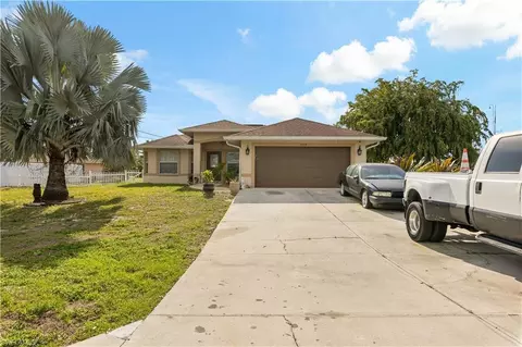 5048 28th Pl SW, Naples, FL 34116