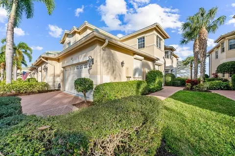 673 Vintage Reserve Cir #11-D, Naples, FL 34119
