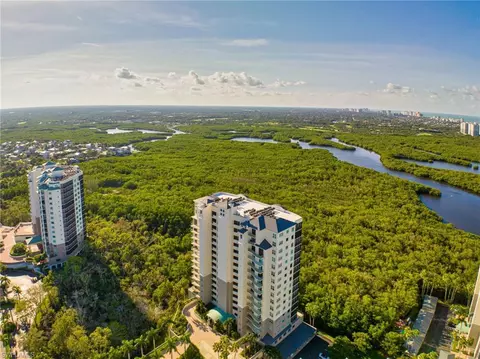 425 Cove Tower Dr #1201, Naples, FL 34110