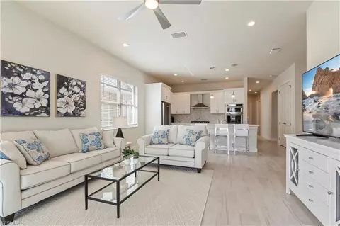 9158 Cayman Dr, Naples, FL 34114