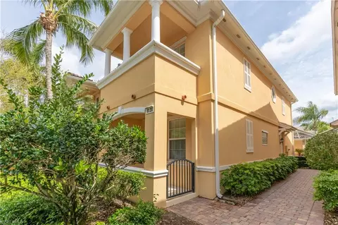 8120 Josefa Way, Naples, FL 34114