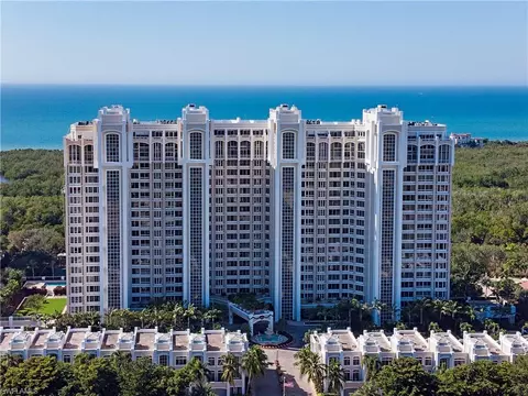 7117 Pelican Bay Blvd #707, Naples, FL 34108