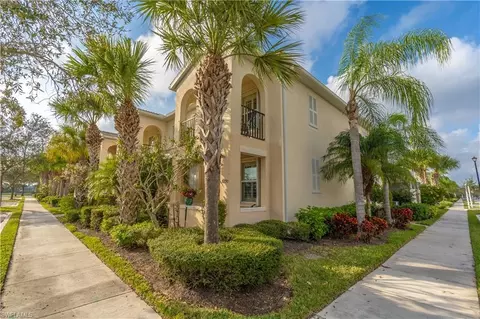8290 Josefa Way, Naples, FL 34114