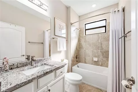 Bath - 4686 Abaca Cir, Naples, FL 34119 photo 4 of 5