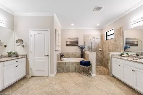 Bath - 4686 Abaca Cir, Naples, FL 34119 photo 1 of 5