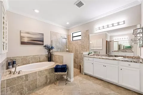 Bath - 4686 Abaca Cir, Naples, FL 34119 photo 3 of 5