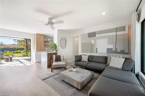 4608 Normandy Dr, Naples, FL 34112