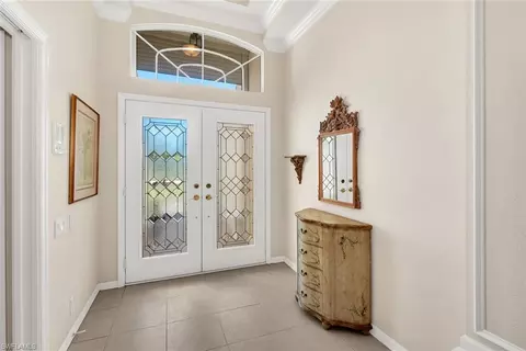 6039 Fairway Ct, Naples, FL 34110 photo 2