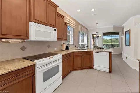 6039 Fairway Ct, Naples, FL 34110 photo 8