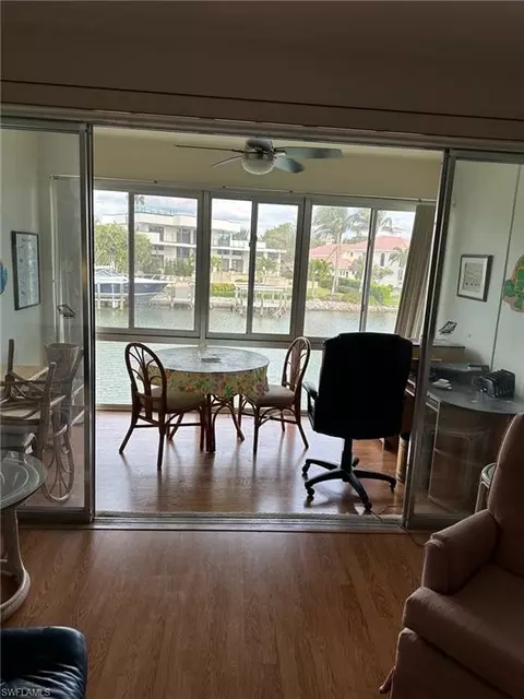 1550 Gulf Shore Blvd N #E4, Naples, FL 34102