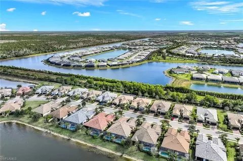 View/Area - 7627 Jacaranda Ln, Naples, FL 34114 photo 6 of 7