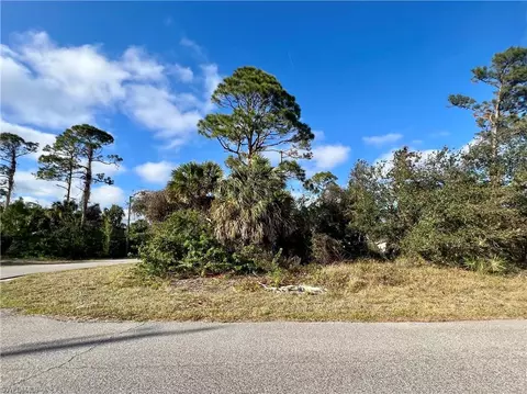 Chartwell Ave, North Port, FL 34288