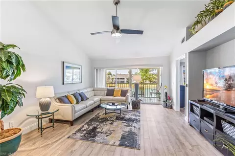 473 Gabriel Cir #2002, Naples, FL 34104