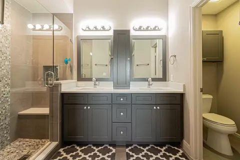 Bath - 2205 Chesterbrook Ct #1-202, Naples, FL 34109 photo 3 of 3