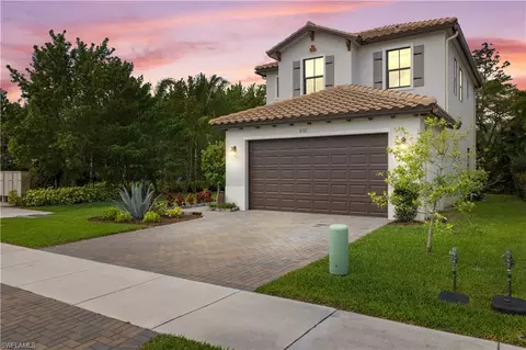 8721 Madrid Cir, Naples, FL 34104