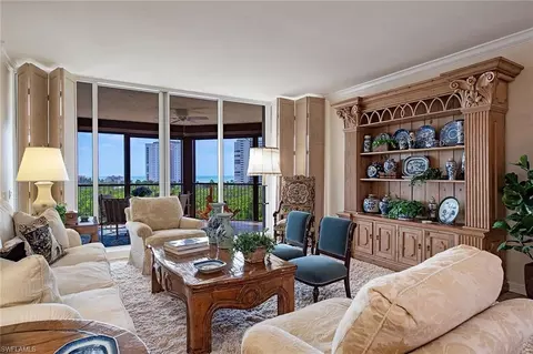 8960 Bay Colony Dr #604, Naples, FL 34108