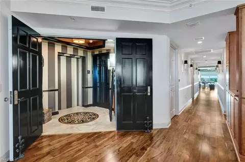 285 Grande Way #903, Naples, FL 34110