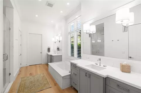 Bath - 2546 Augusta Dr, Naples, FL 34109 photo 2 of 6