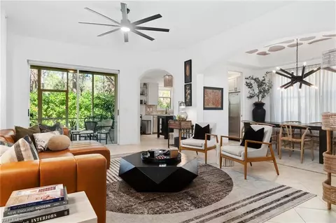 1415 Mariposa Cir #104, Naples, FL 34105