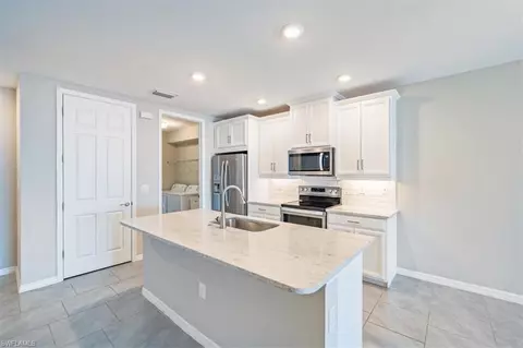 Kitchen - 14598 Edgewater Cir, Naples, FL 34114 photo 2 of 2