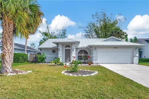 4044 Sawgrass Ln, Naples, FL 34112