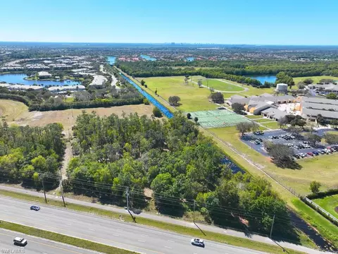 13900 Tamiami Trl E, Naples, FL 34114