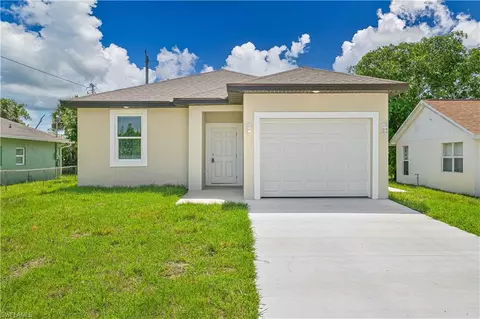 2109 Davis Ct, Fort Myers, FL 33916