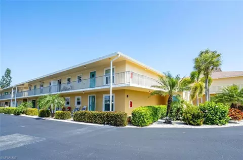 401 Charlemagne Blvd #B102, Naples, FL 34112