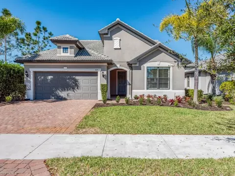 7673 Jacaranda Ln, Naples, FL 34114