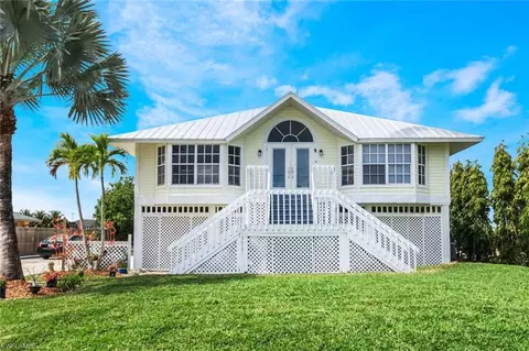 3017 50th St SW, Naples, FL 34116