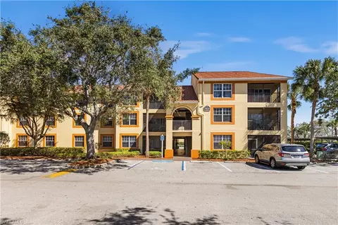 7915 Preserve Cir #214, Naples, FL 34119