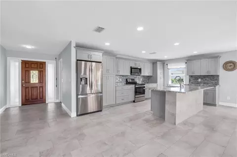 Kitchen - 4572 Eagle Key Cir, Naples, FL 34112 photo 4 of 6