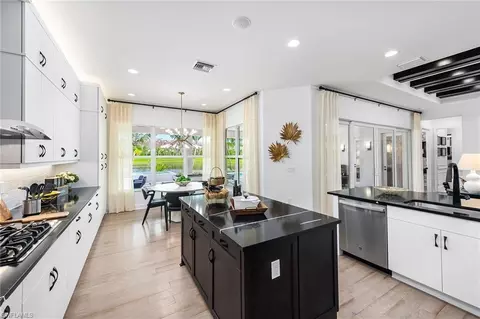 11242 Daphne Ct, Naples, FL 34120 photo 7