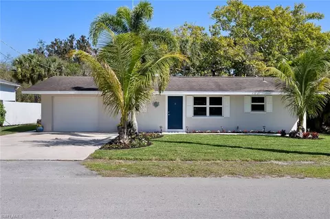27105 Center Ave, Bonita Springs, FL 34135