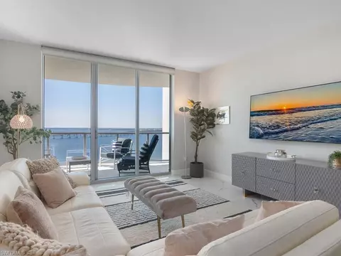 3000 Oasis Grand Blvd #2107, Fort Myers, FL 33916