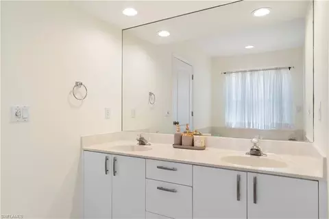 Bath - 3524 Corinthian Way, Naples, FL 34105 photo 2 of 5