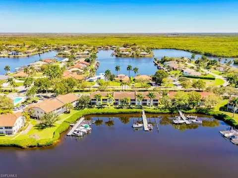 182 Newport Dr #1010, Naples, FL 34114