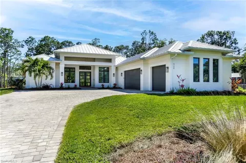 9708 Strike Ln, Bonita Springs, FL 34135