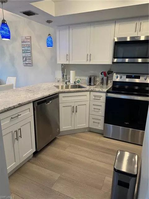 600 Neapolitan Way #351, Naples, FL 34103