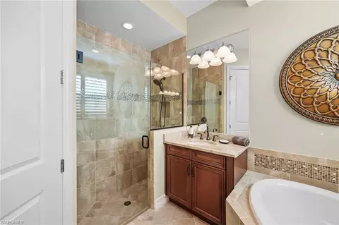 Bath - 6513 Roma Way, Naples, FL 34113 photo 3 of 5